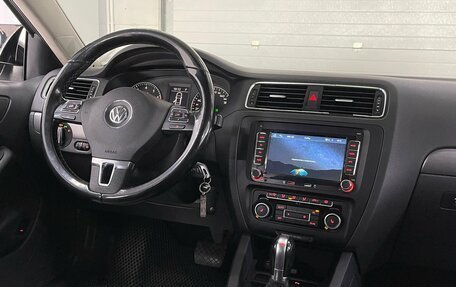Volkswagen Jetta VI, 2011 год, 1 159 000 рублей, 9 фотография
