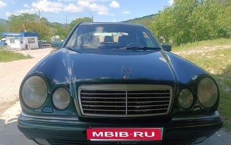 Mercedes-Benz E-Класс, 1997 год, 430 000 рублей, 1 фотография