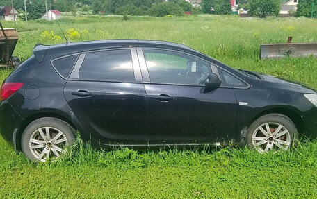 Opel Astra J, 2011 год, 200 000 рублей, 2 фотография