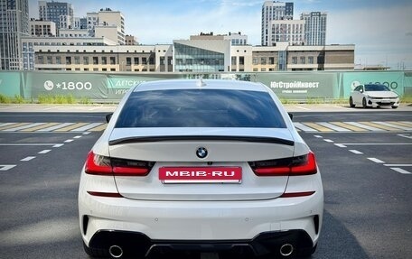 BMW 3 серия, 2019 год, 3 300 000 рублей, 18 фотография