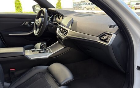 BMW 3 серия, 2019 год, 3 300 000 рублей, 30 фотография