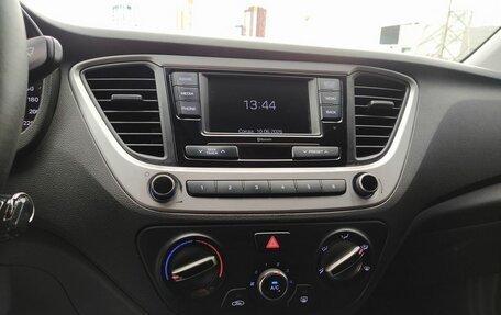 Hyundai Solaris II рестайлинг, 2017 год, 1 077 000 рублей, 14 фотография