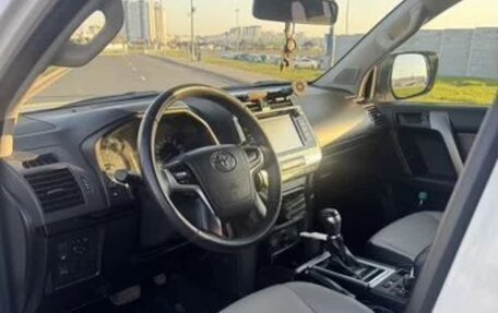 Toyota Land Cruiser Prado 150 рестайлинг 2, 2018 год, 4 100 000 рублей, 11 фотография