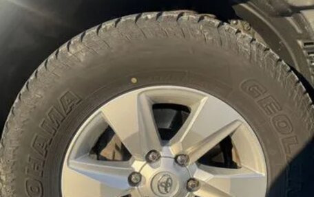 Toyota Land Cruiser Prado 150 рестайлинг 2, 2018 год, 4 100 000 рублей, 10 фотография