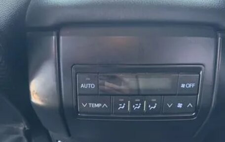 Toyota Land Cruiser Prado 150 рестайлинг 2, 2018 год, 4 100 000 рублей, 7 фотография