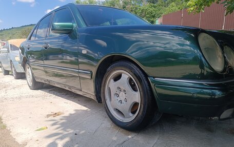 Mercedes-Benz E-Класс, 1997 год, 430 000 рублей, 3 фотография