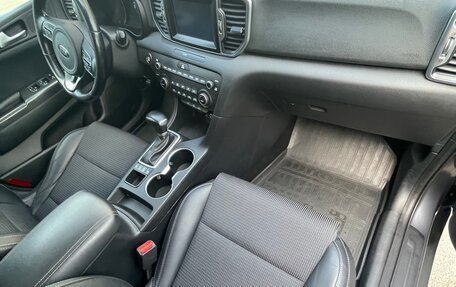 KIA Sportage IV рестайлинг, 2018 год, 1 900 000 рублей, 11 фотография