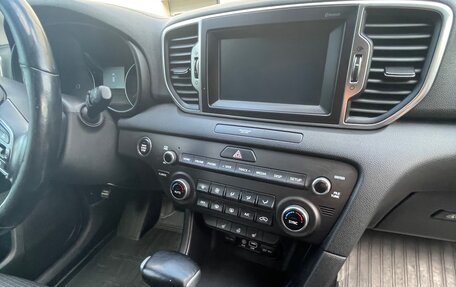 KIA Sportage IV рестайлинг, 2018 год, 1 900 000 рублей, 12 фотография