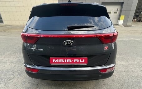 KIA Sportage IV рестайлинг, 2018 год, 1 900 000 рублей, 5 фотография