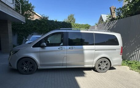 Mercedes-Benz V-Класс, 2019 год, 4 790 000 рублей, 4 фотография