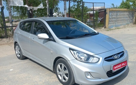 Hyundai Solaris II рестайлинг, 2012 год, 1 100 000 рублей, 4 фотография