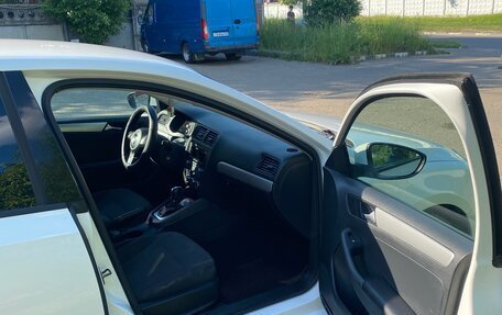 Volkswagen Jetta VI, 2012 год, 985 000 рублей, 12 фотография