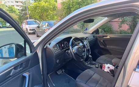 Volkswagen Tiguan II, 2018 год, 2 465 000 рублей, 9 фотография