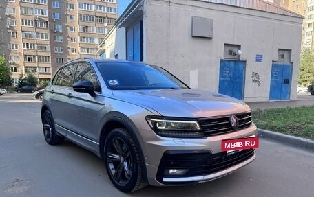 Volkswagen Tiguan II, 2018 год, 2 465 000 рублей, 3 фотография
