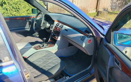 Mercedes-Benz E-Класс, 1995 год, 280 000 рублей, 4 фотография