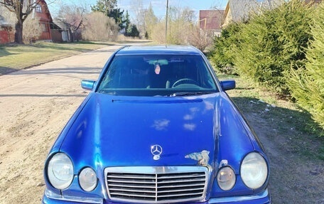 Mercedes-Benz E-Класс, 1995 год, 280 000 рублей, 3 фотография