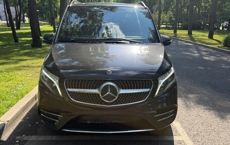 Mercedes-Benz V-Класс, 2019 год, 6 000 000 рублей, 4 фотография