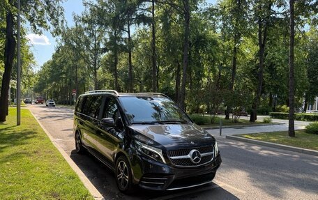 Mercedes-Benz V-Класс, 2019 год, 6 000 000 рублей, 2 фотография