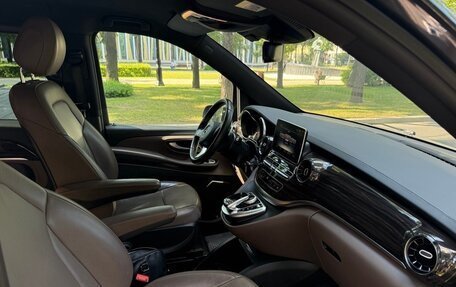 Mercedes-Benz V-Класс, 2019 год, 6 000 000 рублей, 21 фотография