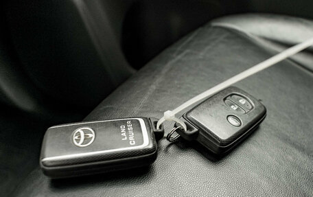 Toyota Land Cruiser Prado 150 рестайлинг 2, 2011 год, 3 320 000 рублей, 36 фотография