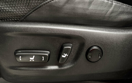 Toyota Land Cruiser Prado 150 рестайлинг 2, 2011 год, 3 320 000 рублей, 30 фотография