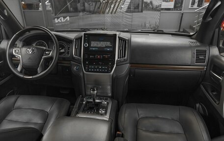 Toyota Land Cruiser 200, 2015 год, 4 699 000 рублей, 10 фотография