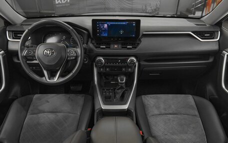 Toyota RAV4, 2023 год, 3 449 000 рублей, 10 фотография