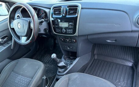 Renault Logan II, 2018 год, 699 000 рублей, 17 фотография
