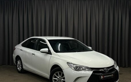 Toyota Camry, 2017 год, 1 179 900 рублей, 2 фотография
