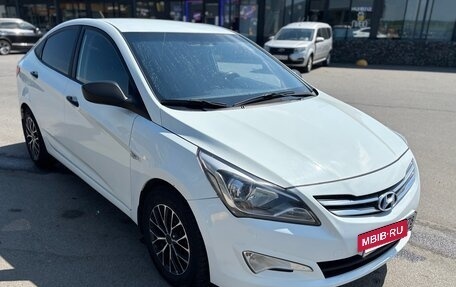 Hyundai Solaris II рестайлинг, 2015 год, 770 000 рублей, 5 фотография