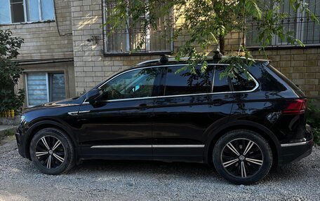 Volkswagen Tiguan II, 2018 год, 2 200 000 рублей, 4 фотография