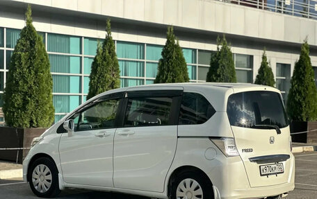 Honda Freed I, 2012 год, 1 075 000 рублей, 4 фотография