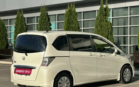 Honda Freed I, 2012 год, 1 075 000 рублей, 6 фотография