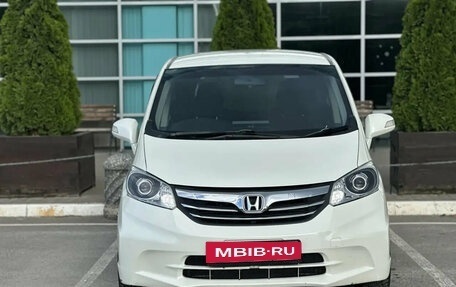 Honda Freed I, 2012 год, 1 075 000 рублей, 2 фотография