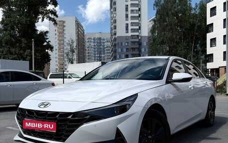 Hyundai Elantra, 2021 год, 2 175 000 рублей, 1 фотография