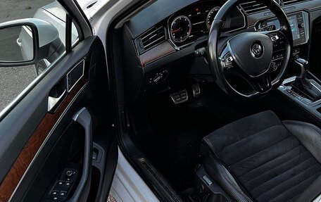 Volkswagen Passat B8 рестайлинг, 2015 год, 1 970 000 рублей, 24 фотография