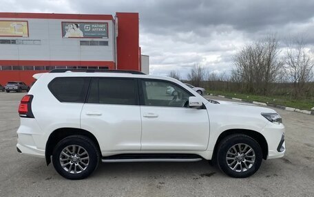 Toyota Land Cruiser Prado 150 рестайлинг 2, 2020 год, 5 350 000 рублей, 3 фотография