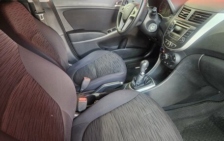 Hyundai Solaris II рестайлинг, 2015 год, 715 000 рублей, 10 фотография