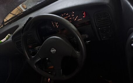 Nissan Primera II рестайлинг, 1990 год, 150 000 рублей, 4 фотография