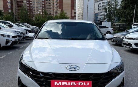 Hyundai Elantra, 2021 год, 2 175 000 рублей, 2 фотография