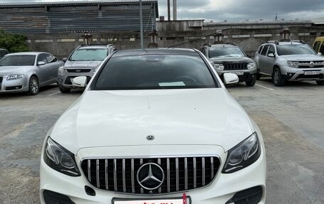 Mercedes-Benz E-Класс, 2019 год, 2 900 000 рублей, 3 фотография