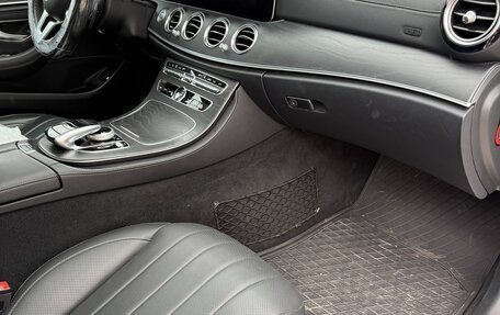 Mercedes-Benz E-Класс, 2019 год, 2 900 000 рублей, 12 фотография