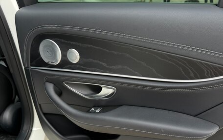 Mercedes-Benz E-Класс, 2019 год, 2 900 000 рублей, 15 фотография