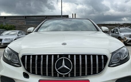 Mercedes-Benz E-Класс, 2019 год, 2 900 000 рублей, 10 фотография
