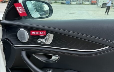 Mercedes-Benz E-Класс, 2019 год, 2 900 000 рублей, 11 фотография