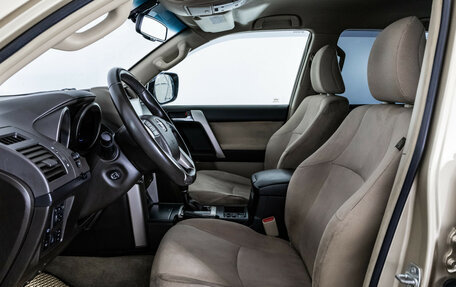 Toyota Land Cruiser Prado 150 рестайлинг 2, 2010 год, 2 199 000 рублей, 16 фотография