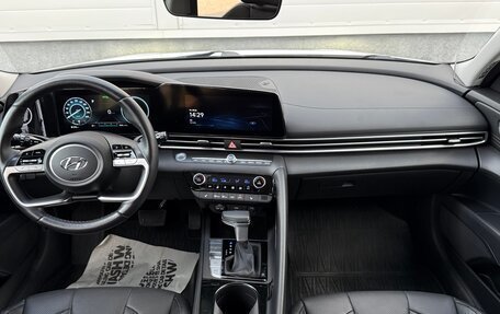 Hyundai Elantra, 2022 год, 2 290 000 рублей, 11 фотография