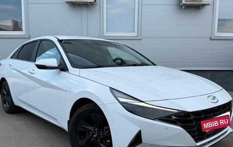 Hyundai Elantra, 2022 год, 2 290 000 рублей, 16 фотография