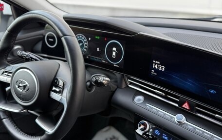 Hyundai Elantra, 2022 год, 2 290 000 рублей, 24 фотография