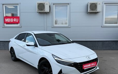 Hyundai Elantra, 2022 год, 2 290 000 рублей, 2 фотография